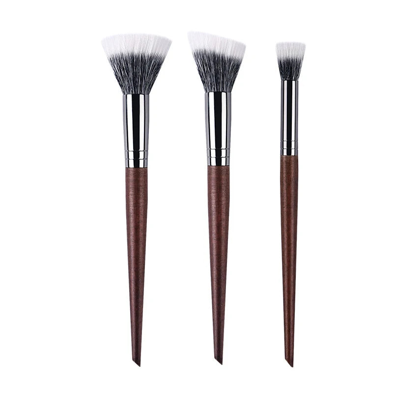 Natural Wood Goat Hair Stippling Brush - Powder and Contour Tool