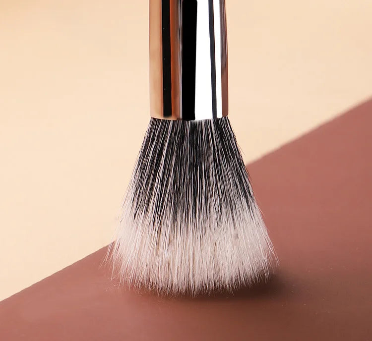 Natural Wood Goat Hair Stippling Brush - Powder and Contour Tool