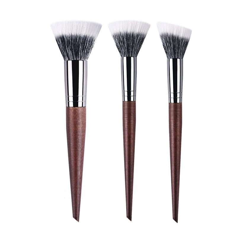 Natural Wood Goat Hair Stippling Brush - Powder and Contour Tool