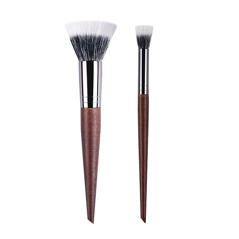 Natural Wood Goat Hair Stippling Brush - Powder and Contour Tool