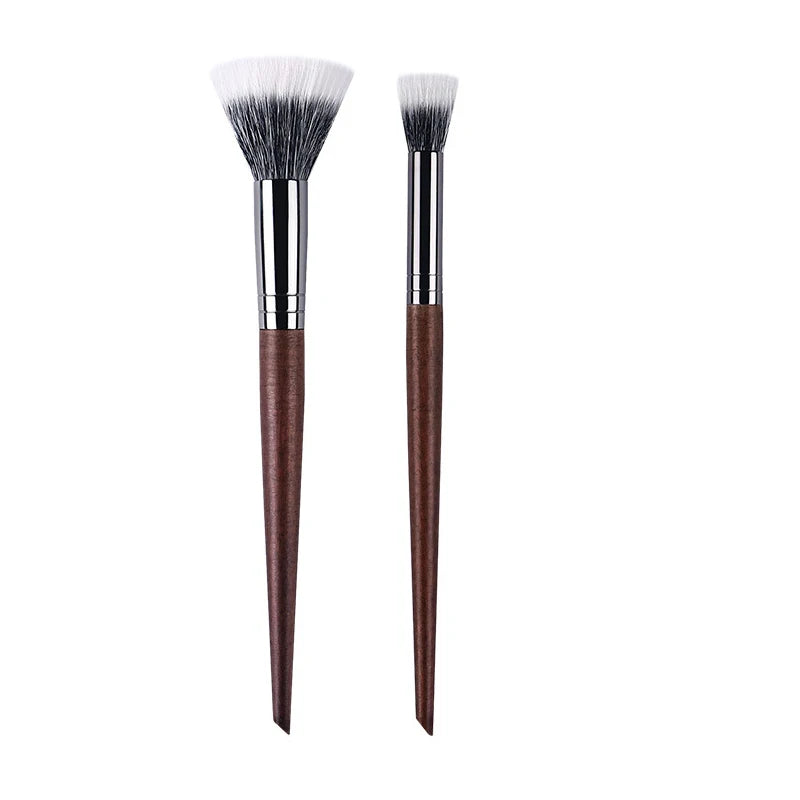 Natural Wood Goat Hair Stippling Brush - Powder and Contour Tool