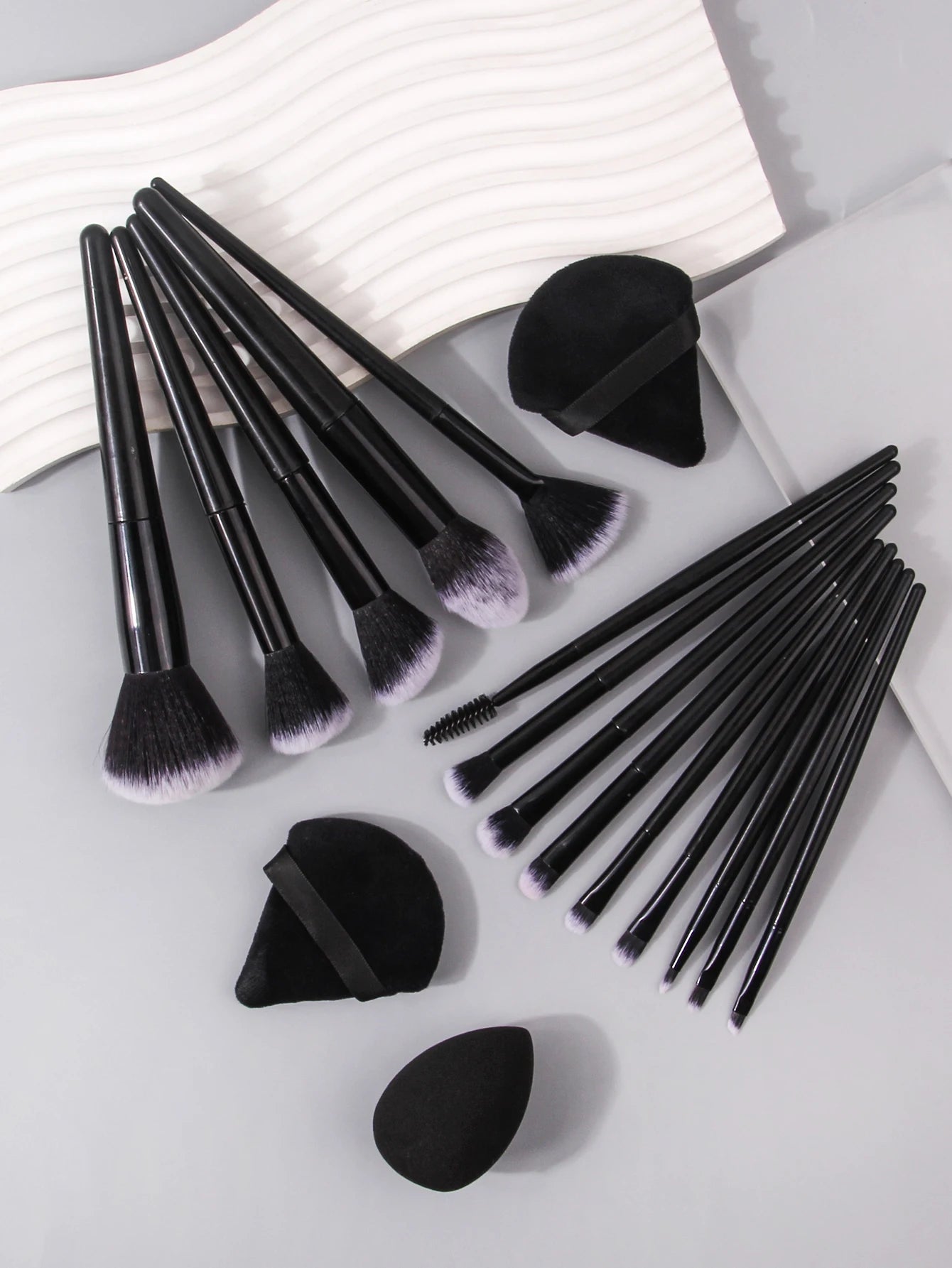 Black Multi-Use Makeup Brush Set - Foundation Blush and Concealer